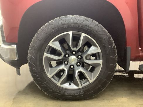 Used 2022 Chevrolet Silverado 1500 LT image 25