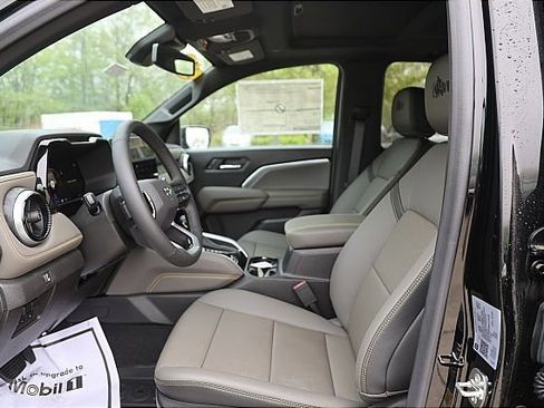 New 2024 Chevrolet Colorado ZR2 w/ ZR2 Bison Edition AWD/4WD image 17
