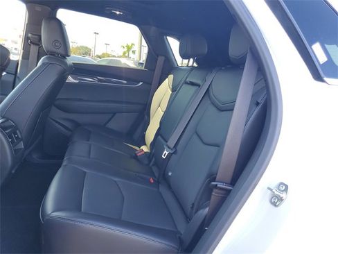 Used 2025 Cadillac XT5 Premium Luxury image 10