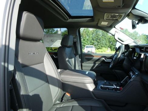 New 2026 GMC Sierra 2500 Denali w/ Denali Reserve Package AWD/4WD image 13