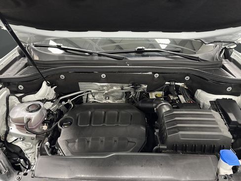 Used 2024 Volkswagen Atlas Peak Edition SE image 38