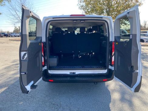 Used 2023 Ford Transit 350 XLT image 17