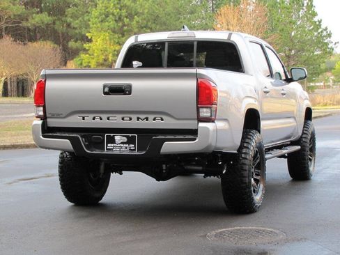 Used 2021 Toyota Tacoma SR w/ SR Convenience Package image 11