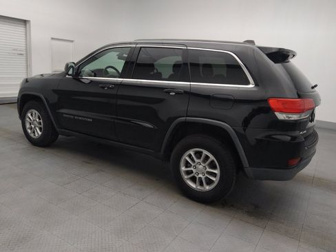 Used 2018 Jeep Grand Cherokee Laredo AWD/4WD image 3