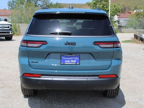 New 2026 Jeep Grand Cherokee L Limited w/ Limited Altitude Package AWD/4WD image 5
