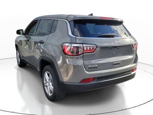 Used 2023 Jeep Compass Sport image 4
