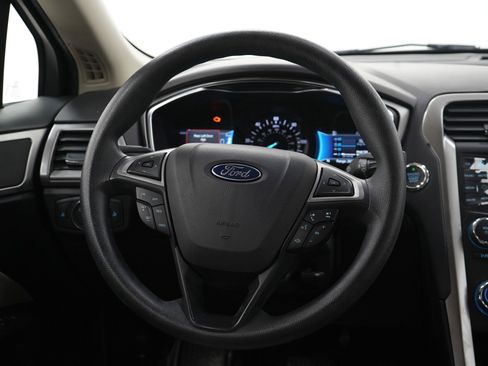 Used 2018 Ford Fusion S image 15