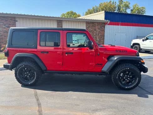 Used 2022 Jeep Wrangler Unlimited Sport image 2