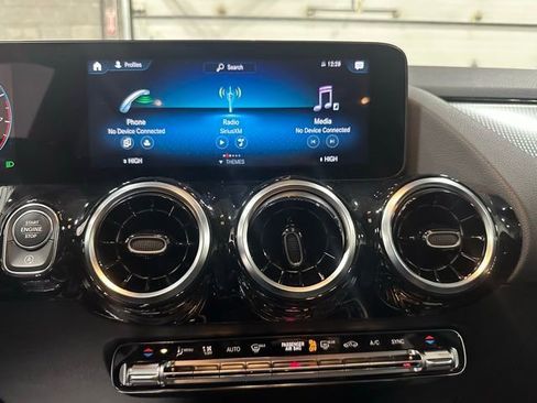 Certified 2022 Mercedes-Benz GLA 250 4MATIC image 20