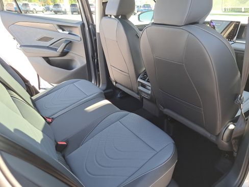 New 2026 Volkswagen Tiguan SE image 11