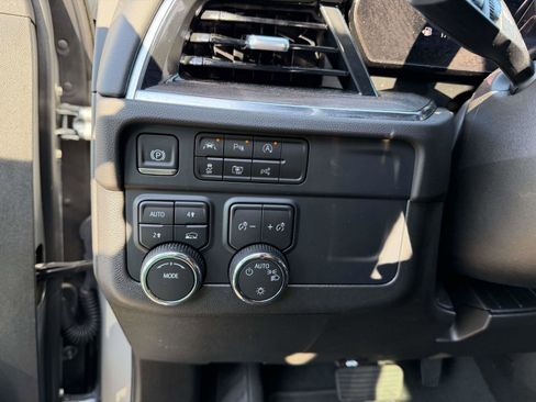 Certified 2025 Chevrolet Suburban LS AWD/4WD image 19