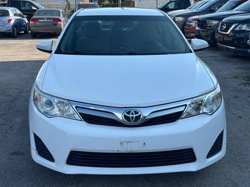 Used 2014 Toyota Camry LE FWD image 2