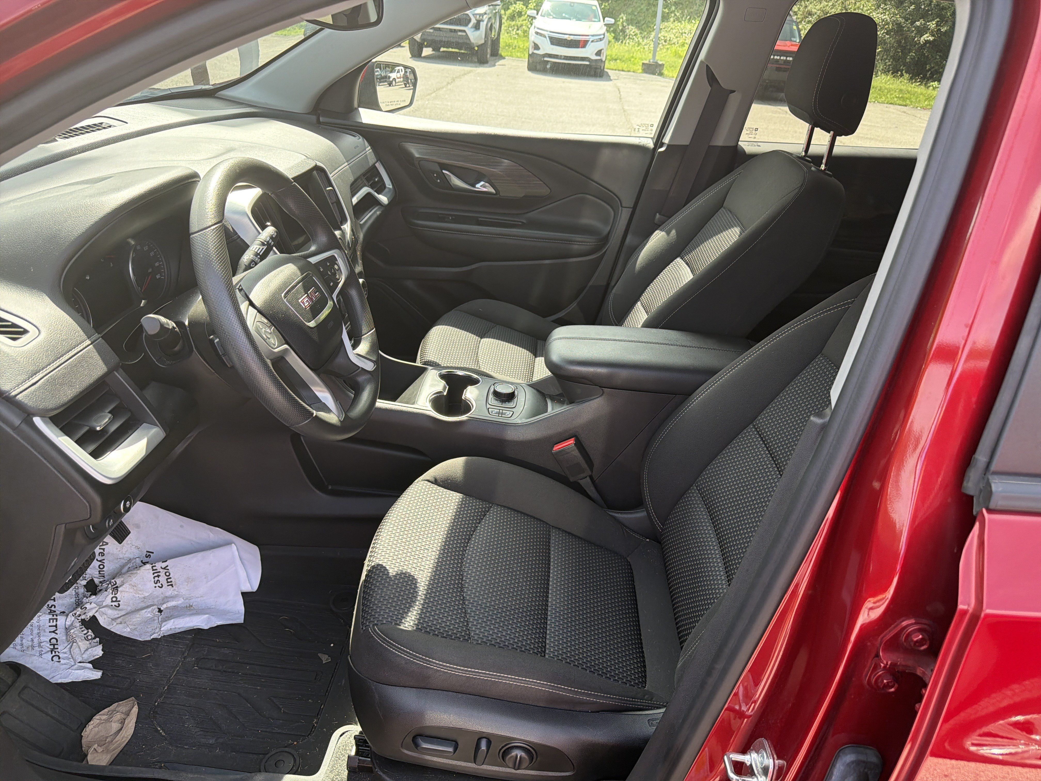 Used 2024 GMC Terrain SLE w/ Driver Convenience Package AWD/4WD image 18