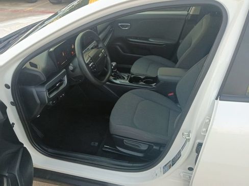 Used 2025 Kia K4 FWD image 4