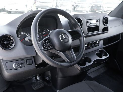 Used 2020 Mercedes-Benz Sprinter 1500 image 20