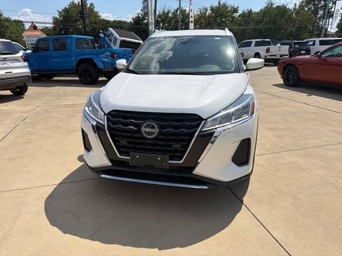 Used 2023 Nissan Kicks SV FWD image 4