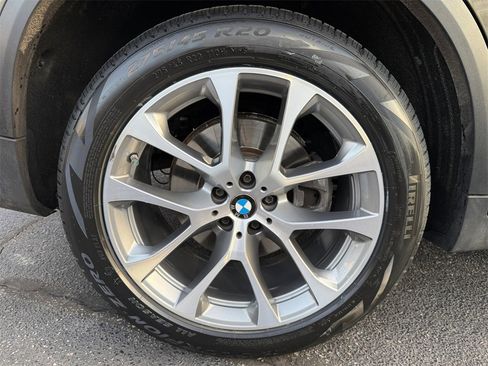 Certified 2024 BMW X5 xDrive40i w/ Premium Package image 17