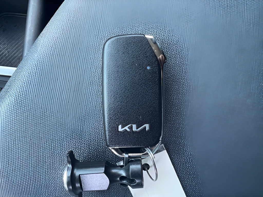 Used 2024 Kia EV6 Light AWD/4WD image 33
