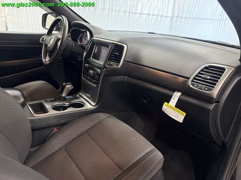 Used 2018 Jeep Grand Cherokee Laredo AWD/4WD image 5