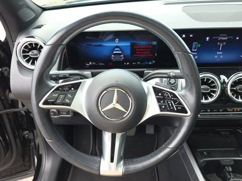 Used 2024 Mercedes-Benz GLB 250 image 16