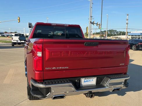Used 2019 Chevrolet Silverado 1500 LTZ w/ LTZ Plus Package AWD/4WD image 17