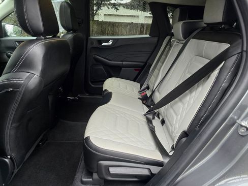 Used 2023 Ford Escape SE w/ PHEV Premium Package image 22