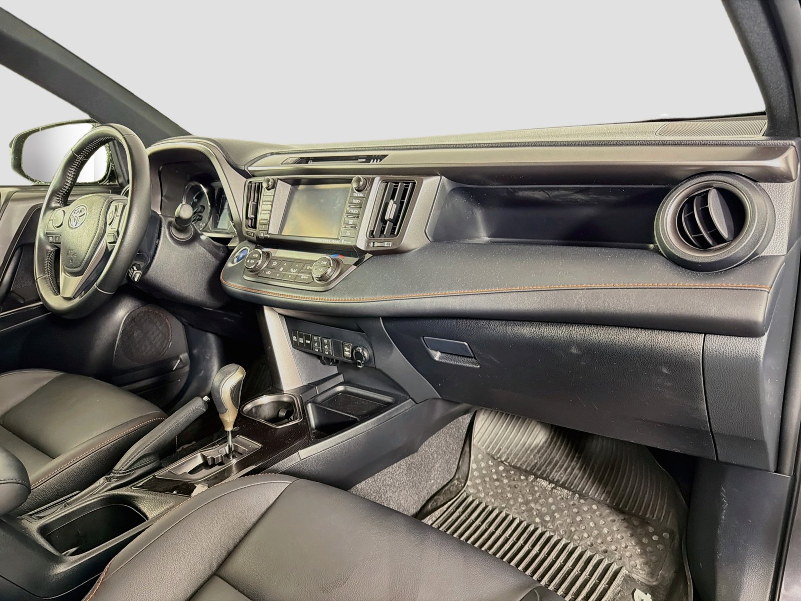 Used 2018 Toyota RAV4 SE w/ Advanced Technology Package AWD/4WD image 32