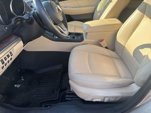 Used 2019 Subaru Outback 2.5i Limited AWD/4WD image 18