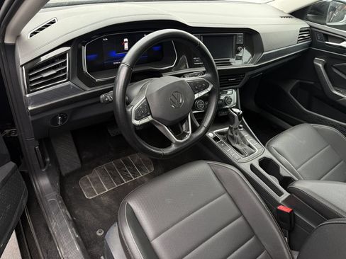 Used 2024 Volkswagen Jetta SE FWD image 13