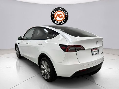 Used 2023 Tesla Model Y Long Range image 5