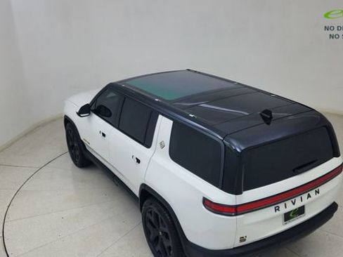Used 2025 Rivian R1S Premium AWD/4WD image 85