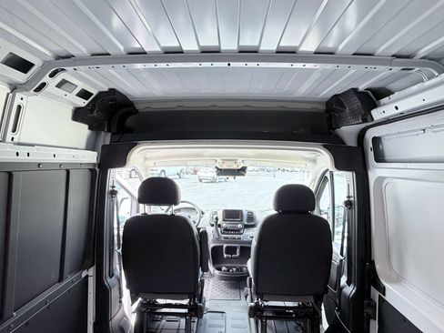 Used 2026 RAM ProMaster 2500 w/ Convenience Group FWD image 17