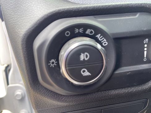 Used 2024 Jeep Gladiator Sport AWD/4WD image 17