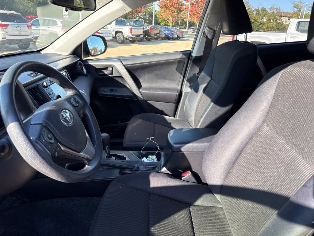 Used 2015 Toyota RAV4 LE FWD image 12