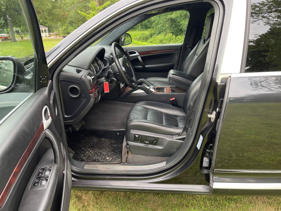 Used 2005 Porsche Cayenne Turbo AWD/4WD image 26