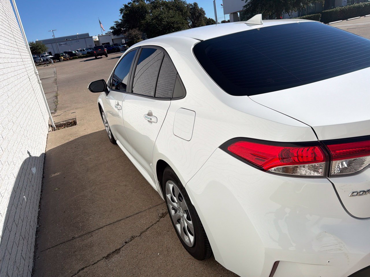 Used 2022 Toyota Corolla LE FWD image 4