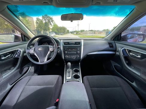 Used 2013 Nissan Altima 2.5 S FWD image 12