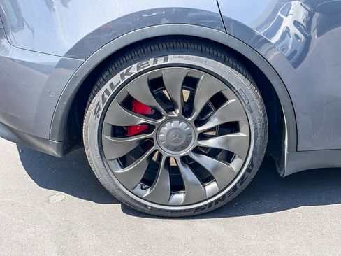 Used 2022 Tesla Model Y Performance AWD/4WD image 10