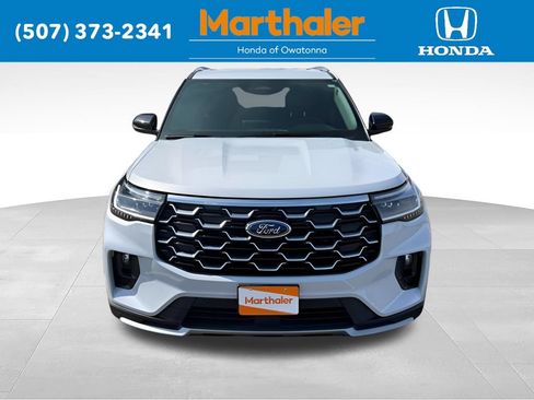 Used 2026 Ford Explorer Platinum w/ LUX Leather Package AWD/4WD image 8