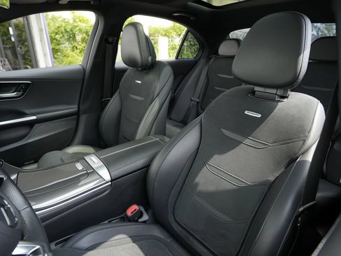 Used 2024 Mercedes-Benz C 63 AMG S image 25
