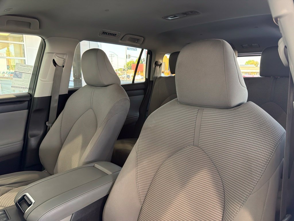 Used 2023 Toyota Highlander L FWD image 22