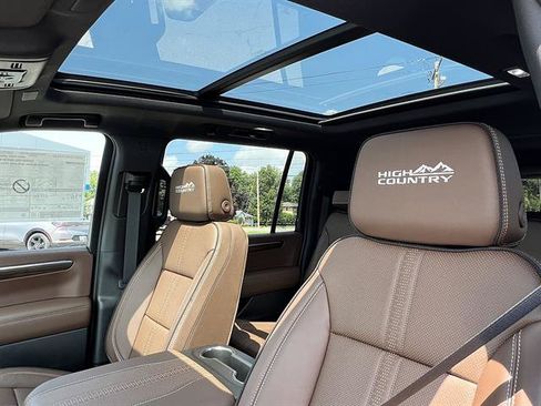 New 2026 Chevrolet Suburban High Country AWD/4WD image 12