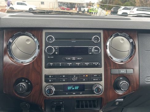 Used 2012 Ford F250 Lariat image 7