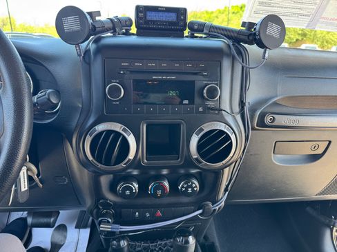 Used 2017 Jeep Wrangler Unlimited Sport AWD/4WD image 12