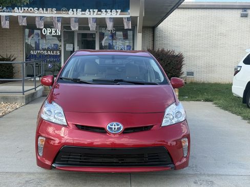 Used 2013 Toyota Prius Four FWD image 2