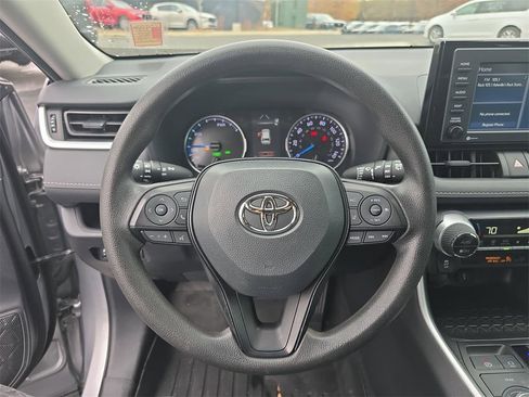 Used 2021 Toyota RAV4 XLE image 31