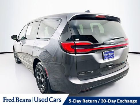 Used 2023 Chrysler Pacifica Limited w/ S Appearance Package image 5