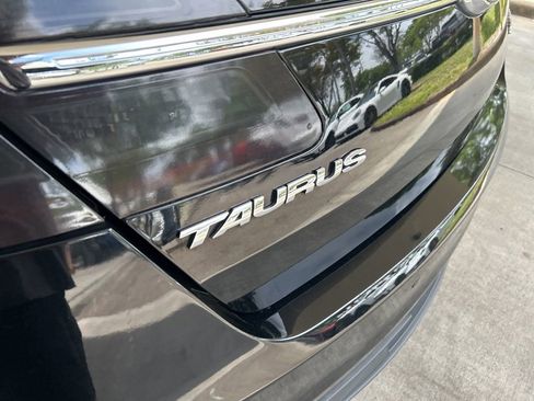 Used 2017 Ford Taurus SHO w/ Sho Performance Package AWD/4WD image 18