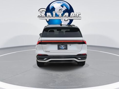 Used 2025 Lincoln Nautilus Reserve image 8