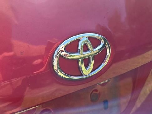 Used 2018 Toyota Corolla LE FWD image 4